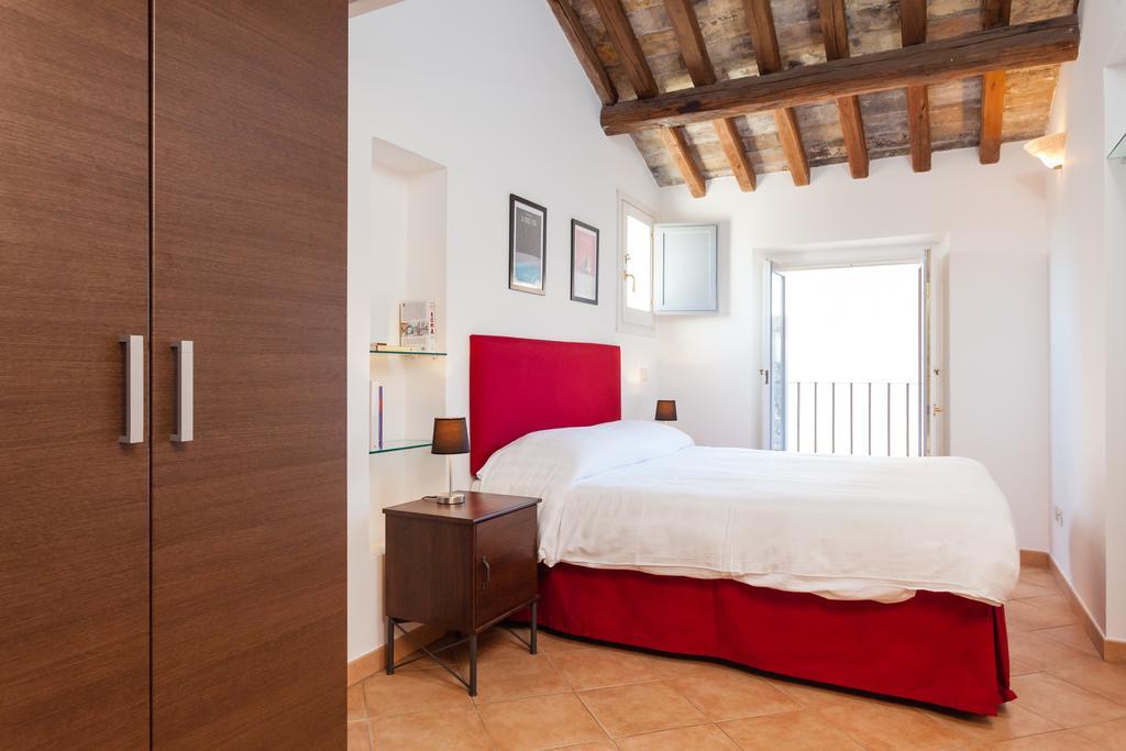 Maisonette Farnese Rome Room photo